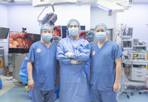 Tham gia phẫu thuật trình diễn cùng chuyên gia Nhật Bản